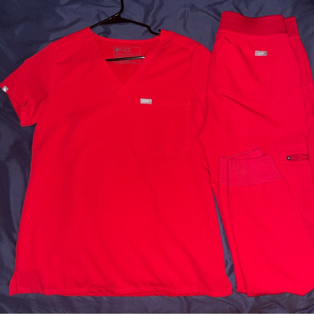 Figs Pop Red Scrub Set XS